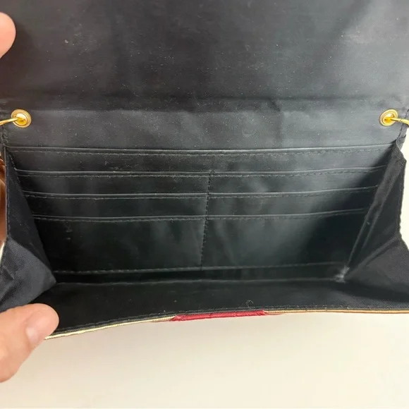 HARRY POTTER GRYFFINDOR Crossbody Purse with Chaim Strap - Picture 9 of 14